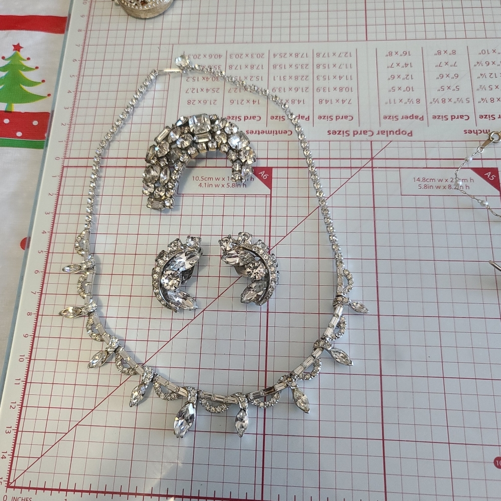 1950s Rhinestone Jewelry Set - Picture 4 of 7